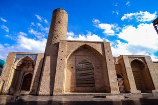 پاورپوینت تحلیل و بررسی مسجد جامع گز